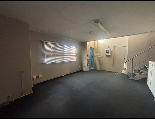 462M² WAREHOUSE TO LET IN AIRPORT INDUSTRIA